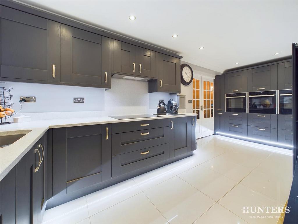 CAM03792 G0-PR0171-STILL015.jpg