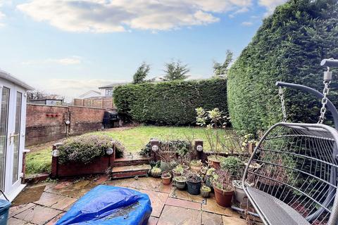 16 Dovey Close, Barry, CF62 7BH