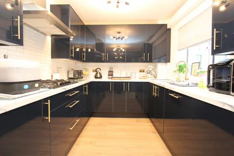 16 Dovey Close, Barry, CF62 7BH
