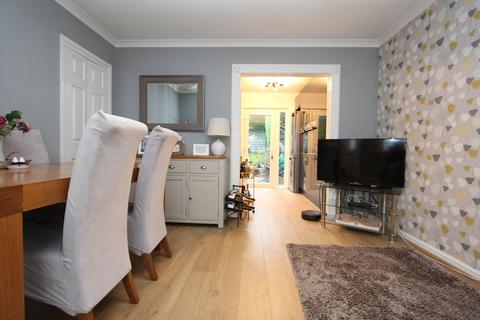 16 Dovey Close, Barry, CF62 7BH