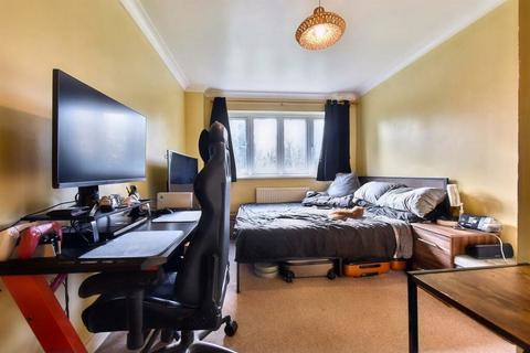 2 bedroom flat for sale, Friars View, Aylesford, Kent, ME20 7GB