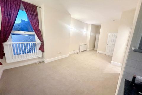 1 bedroom flat for sale, Bank Street, Ashford TN23