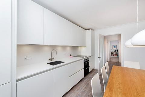 3 bedroom flat for sale, Holders Hill Road NW4