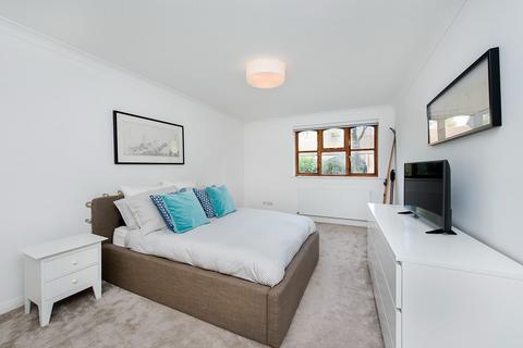 undefined, Holders Hill Road NW4