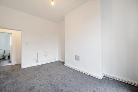 1 bedroom flat to rent, Woodhill, Woolwich, London, SE18