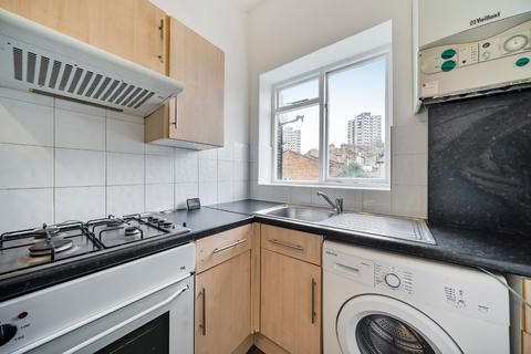 1 bedroom flat to rent, Woodhill, Woolwich, London, SE18