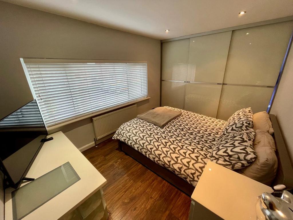 Bedroom One.jpg