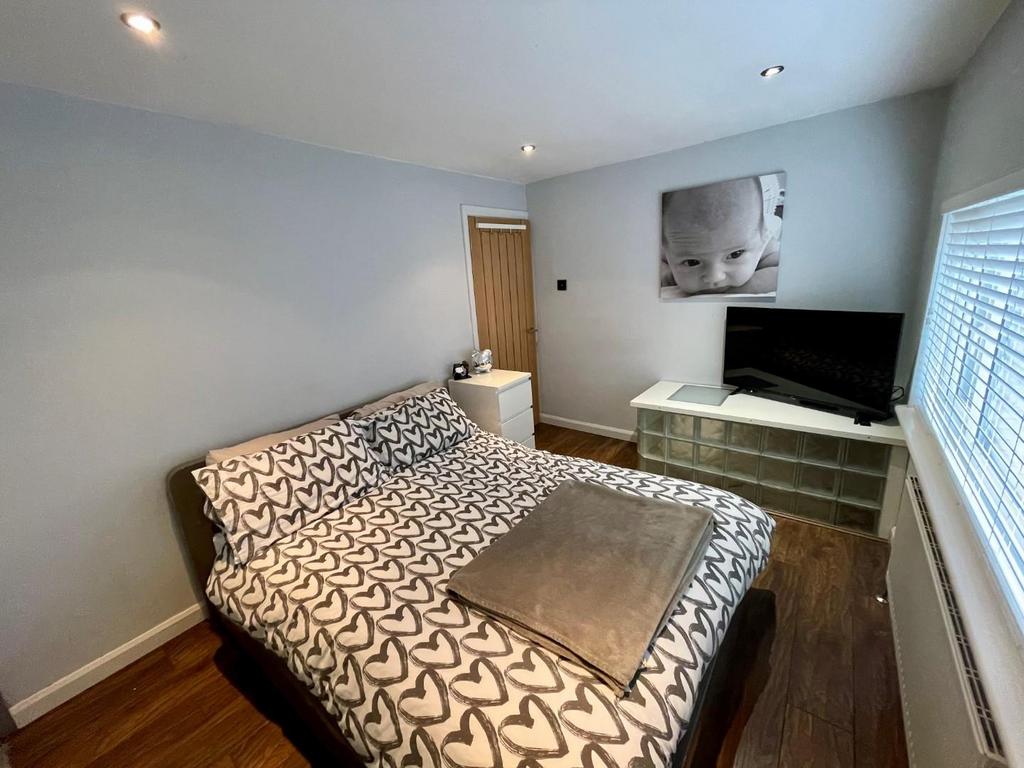 Bedroom One.jpg