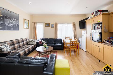 2 bedroom flat for sale, 32 Stanley Road, London, Woodford, E18