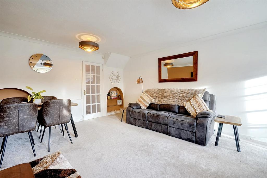 Lounge/Sitting Room