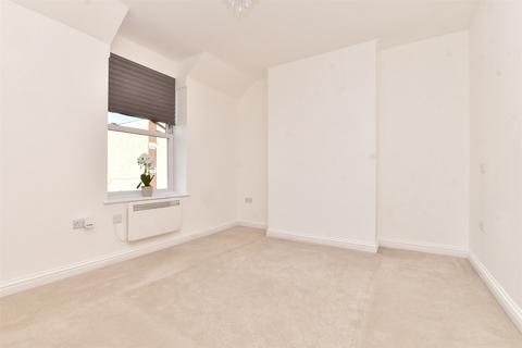 2 bedroom maisonette for sale, Oak Road, Leatherhead, Surrey