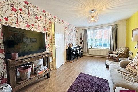 3 bedroom terraced house for sale, 18 Rhodfa Peris, Prestatyn, Denbighshire  LL19 7UJ