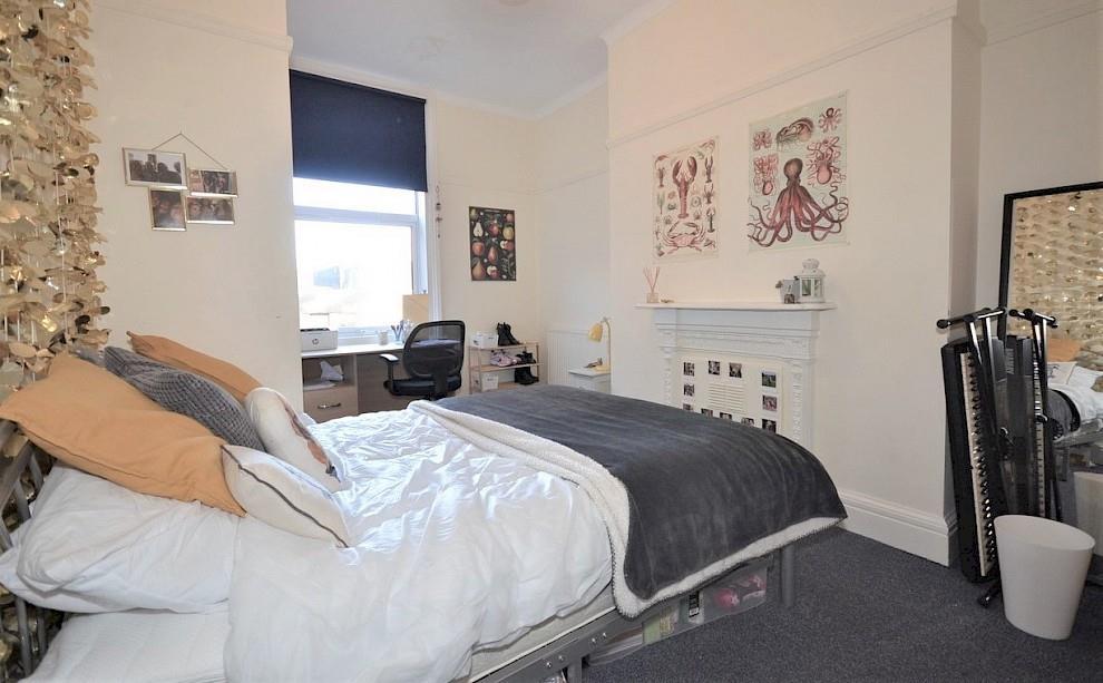 47 broomgrove road bedroom 4.990x0.jpg