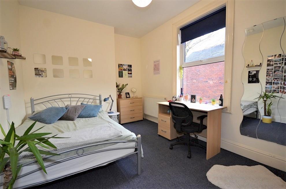 Z-47-broomgrove-rd-bed-3.990x0.jpg