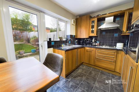 4 Withers Close, Chessington, KT9 2GQ