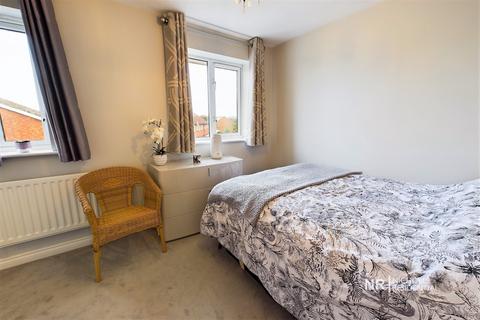 4 Withers Close, Chessington, KT9 2GQ