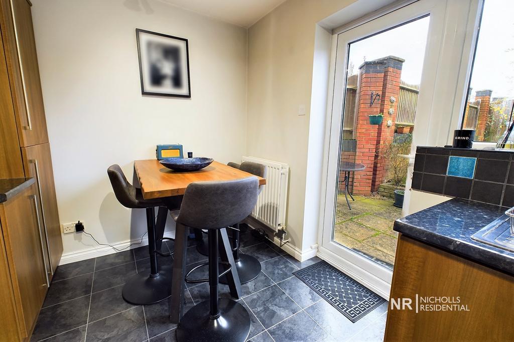 Kitchen/Dining Room 2