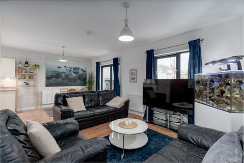 3 bedroom end of terrace house for sale, 16 Steedman Row, Greendykes, EH16 4FQ