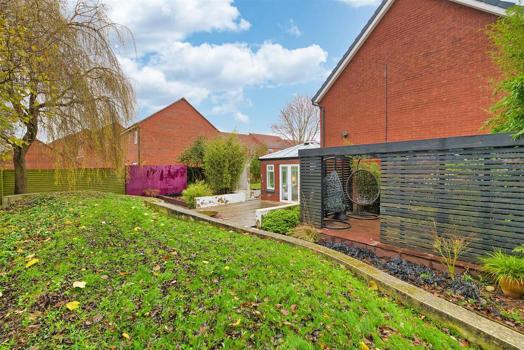 Side Rear Garden