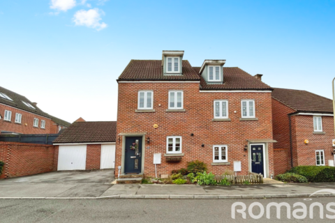 3 bedroom semi-detached house for sale, Carter Drive, Basingstoke, Hampshire