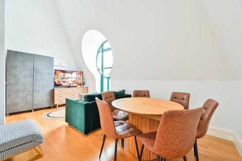 2 bedroom flat for sale, Forum Magnum Square, South Bank, London, SE1