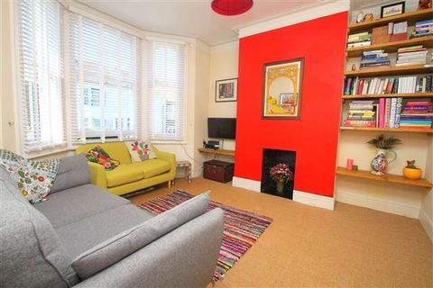 2 bedroom maisonette to rent, Mayo Road, Brighton BN2