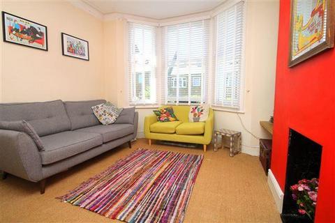 2 bedroom maisonette to rent, Mayo Road, Brighton BN2