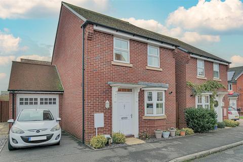 3 bedroom detached house for sale, Cranesbill Road, Melksham SN12