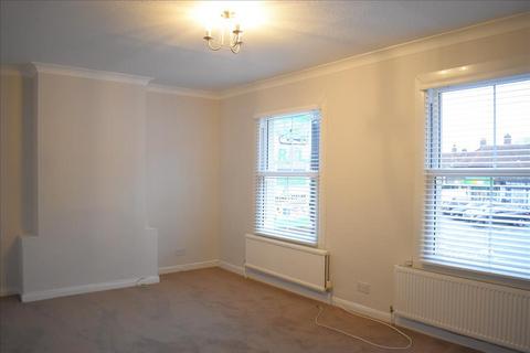 3 bedroom flat to rent, Church Road, Ashford, TW15