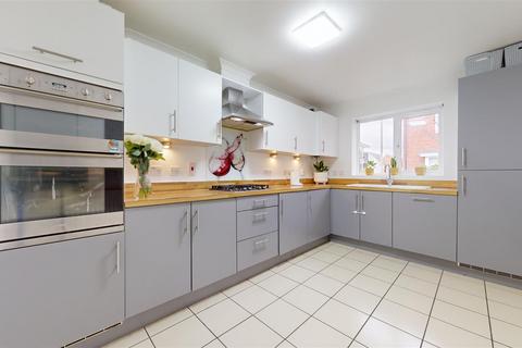 4 bedroom semi-detached house for sale, Churston., Broughton, Milton Keynes