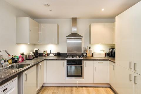 2 bedroom flat for sale, West Green Drive, West Green, Crawley, West Sussex. RH11 7NZ