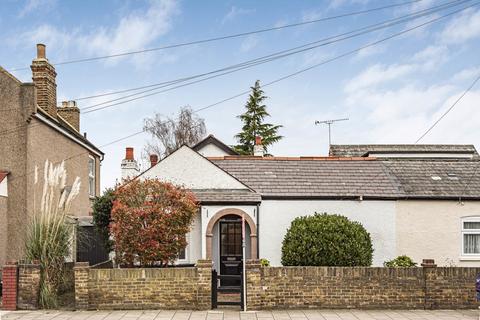 3 bedroom bungalow to rent, Nelson Road, Twickenham, TW2