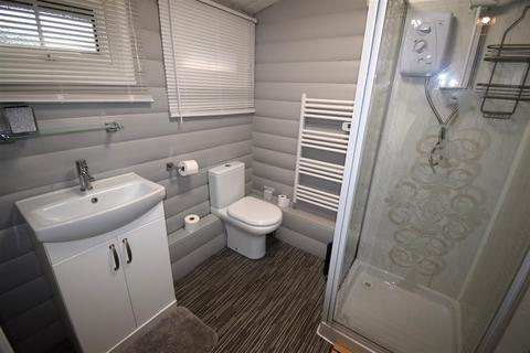 2 bedroom property for sale, Bronaber, Trawsfynydd Holiday Village