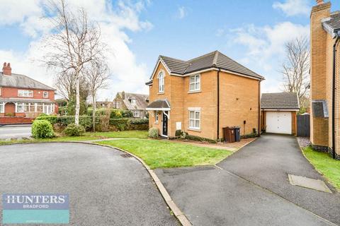 4 bedroom detached house for sale, Parkmere Close, Bierley, Bradford, West Yorkshire, BD4 6EU