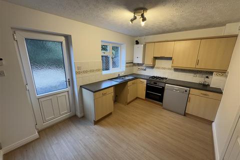 2 bedroom semi-detached house to rent, Shawcroft, Nottinghamshire NG17