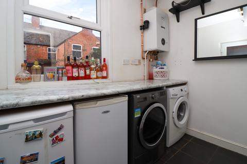 3 bedroom terraced house to rent, Merton Avenue, Leicester, LE3