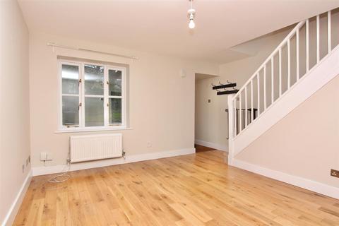 2 bedroom house to rent, Royal Close, London N16