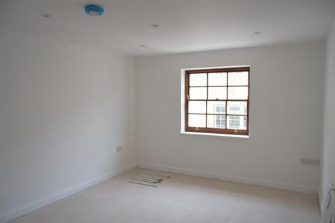 2 bedroom apartment to rent, High Street, Honiton