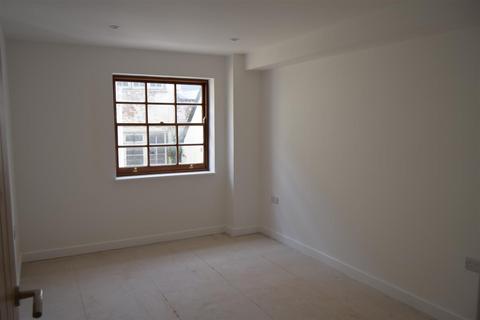 2 bedroom apartment to rent, High Street, Honiton