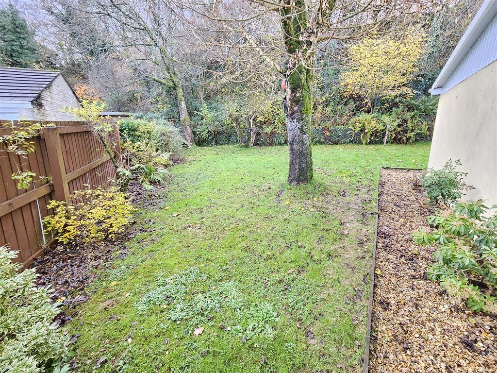 Side Garden.jpg