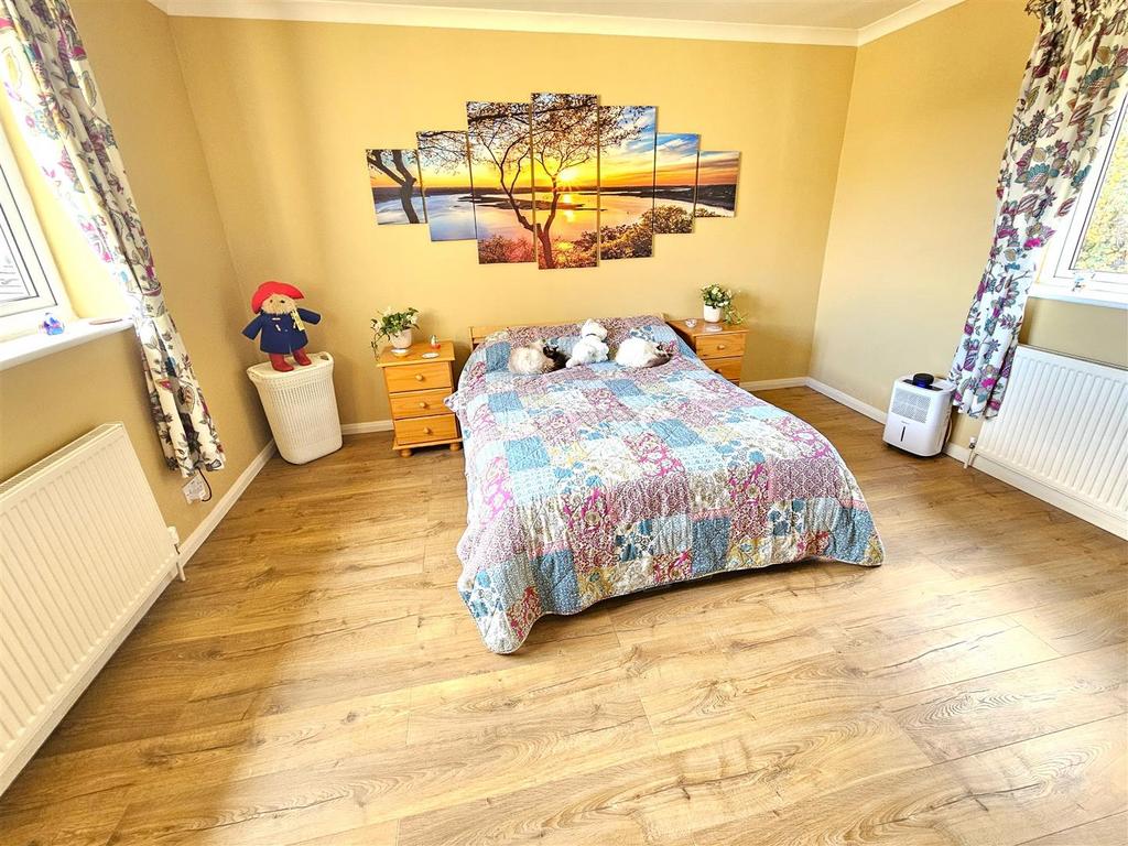 Bedroom 1.jpg