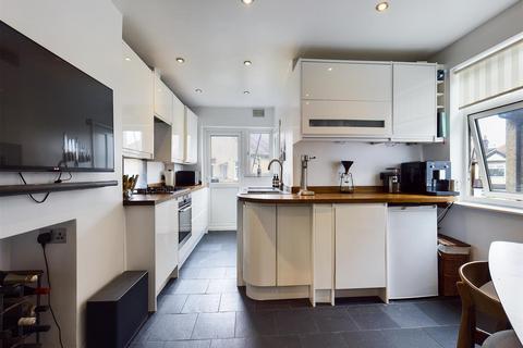 2 bedroom flat to rent, Kimble Road, Colliers Wood SW19