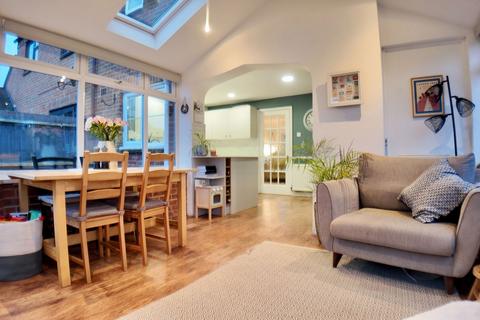 38 Broadway Close, Witney, OX28 5GG