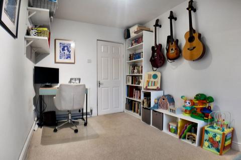 38 Broadway Close, Witney, OX28 5GG