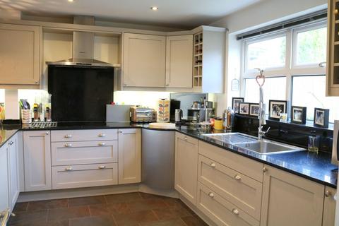 5 bedroom detached house to rent, Cotswold Lane, Bristol BS37