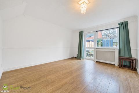 16 Mortimer Gardens, Tadley, RG26 3UP