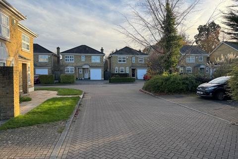 4 bedroom detached house for sale, 7, Lammas Close, STAINES-UPON-THAMES