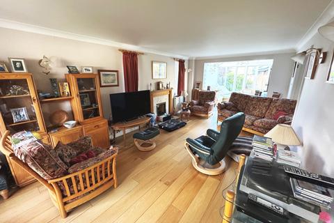 4 bedroom detached house for sale, 7, Lammas Close, STAINES-UPON-THAMES