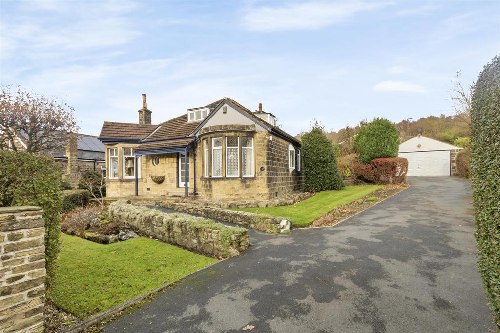 Front shot/driveway/garage
