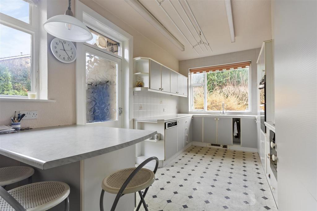Fitted kitchen